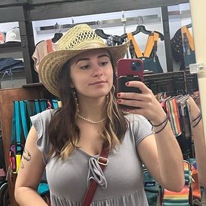 Meet your Posher, Virginia